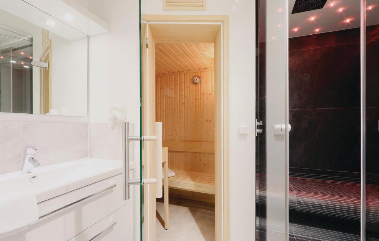 Awesome Apartment In Luebeck Travemuende With Sauna 외부 사진